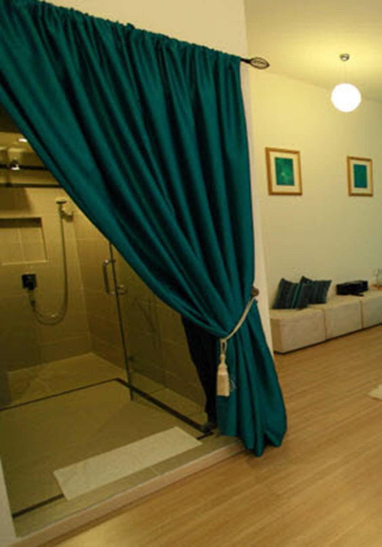 Chymes Hotel タンジュンブンガ エクステリア 写真
